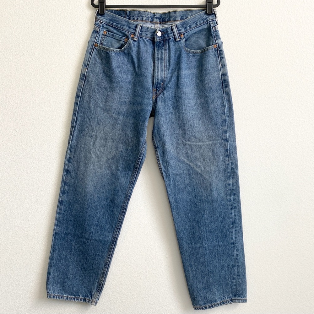 SOLD Levi's Men's 550 Relaxed Fit Medium Wash Denim Jeans 35 x 32